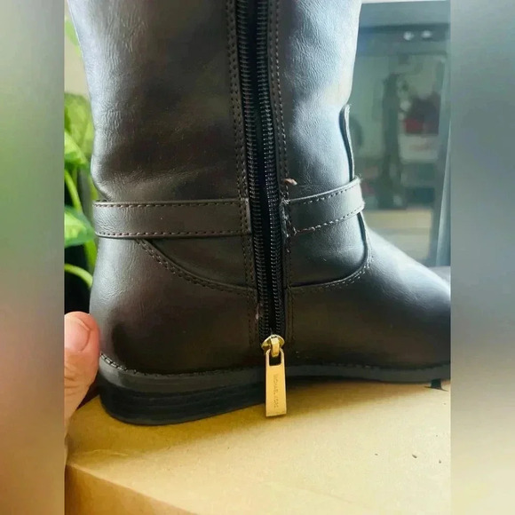 MICHAEL Michael Kors Brown Winter Boots - Picture 3 of 9